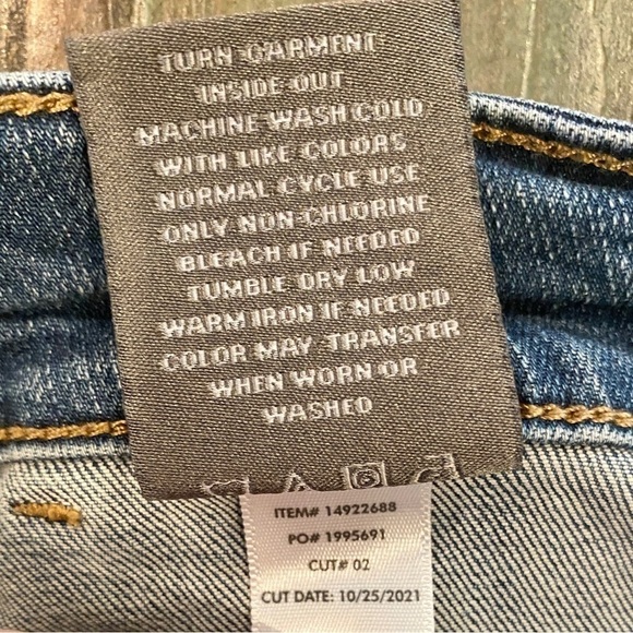 Torrid Size 20 Retro Denim Jeans Shorts Raw Fray Hem High Rise Stretch 2021 - Picture 5 of 7